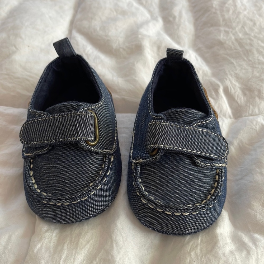 Baby size 3 to 6 moccasins